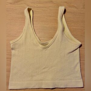 LIGHT YELLIW URBAN OUTFITTERS RIBBED KNIT CROPPED TANK TOP SMALL